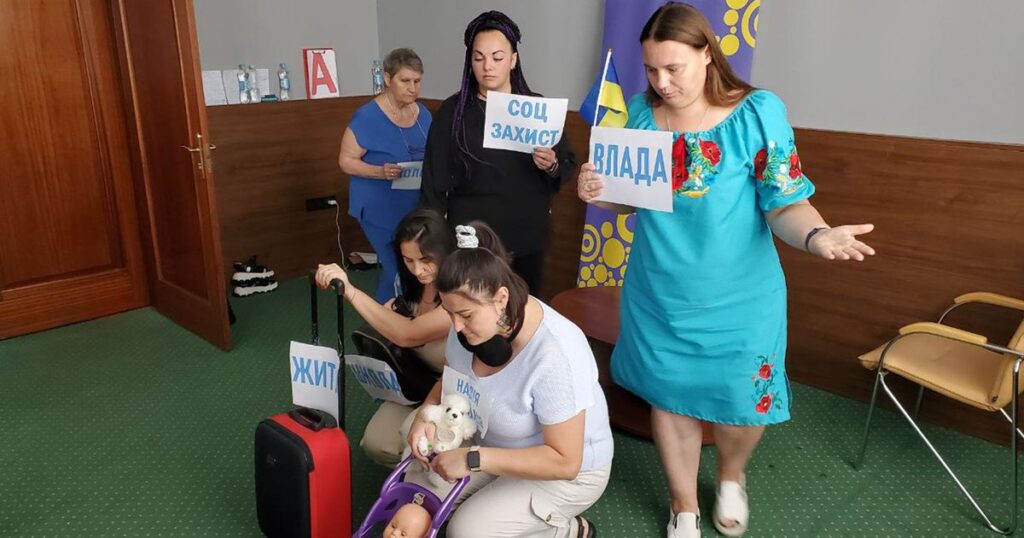 Problems IDPs Face and Their Solutions: Forum Theater Regional Screening Held in Lutsk