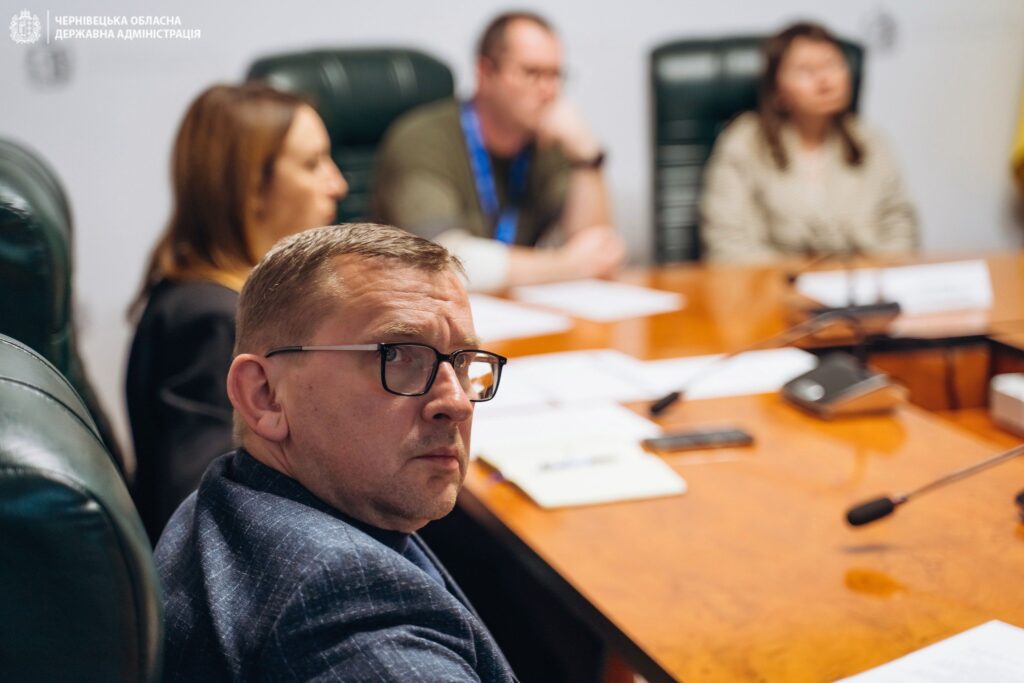 «Відчуття дому — це і є справжня інтеграція ВПО»: як активні переселенці Чернівецької області допомагають розв’язувати гострі питання