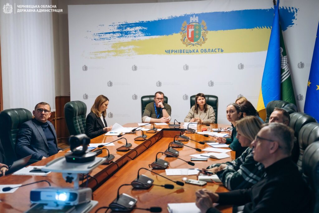 «Відчуття дому — це і є справжня інтеграція ВПО»: як активні переселенці Чернівецької області допомагають розв’язувати гострі питання